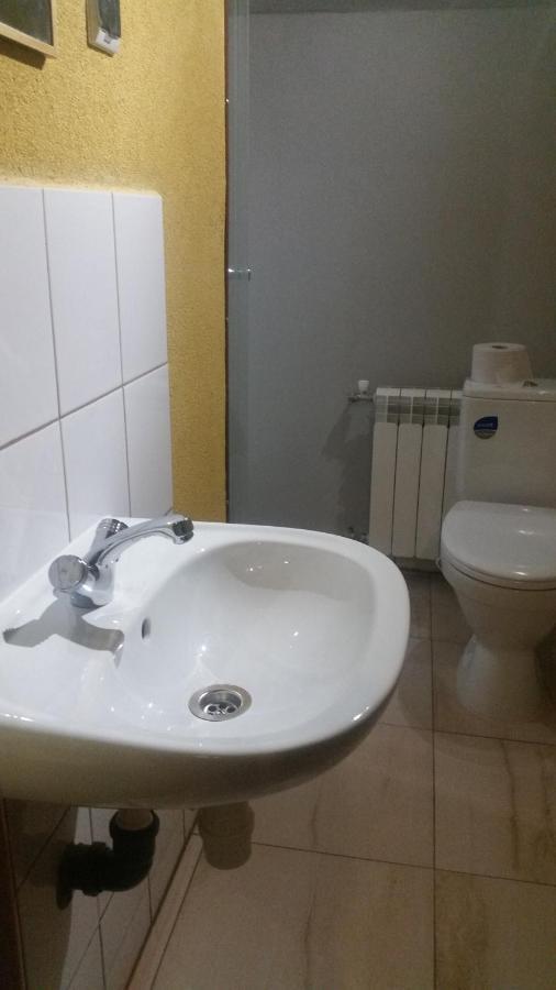 Pokoje Goscinne "U Karola" Pracownicze Ścinawa Εξωτερικό φωτογραφία