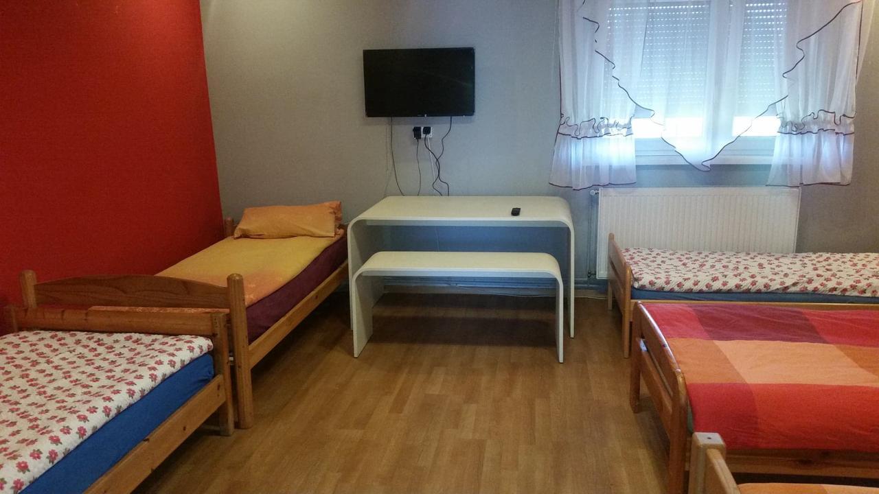 Pokoje Goscinne "U Karola" Pracownicze Ścinawa Εξωτερικό φωτογραφία